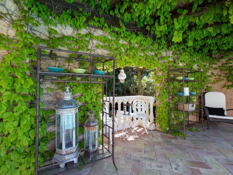Villa for Sale in Grasse, Mougins, Valbonne, Grasse Area 19