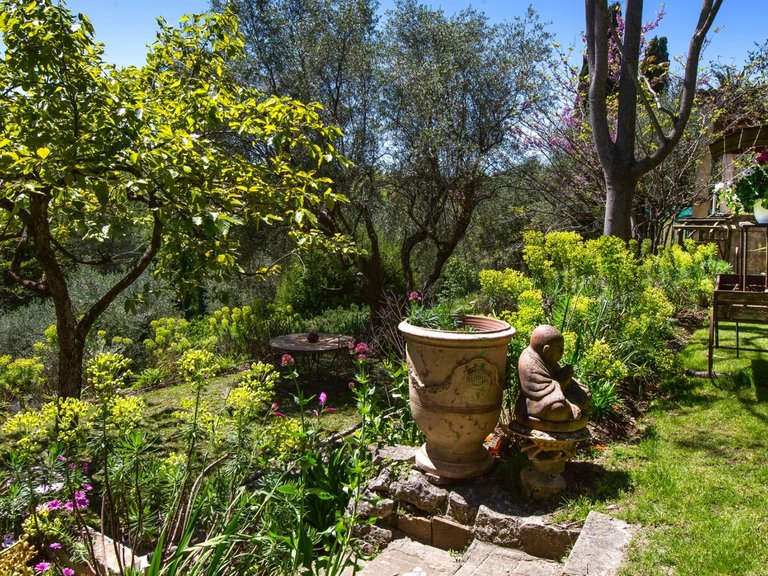 Villa for Sale in Grasse, Mougins, Valbonne, Grasse Area 9