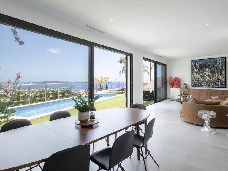 Villa for Sale in Vallauris, Antibes Area 11
