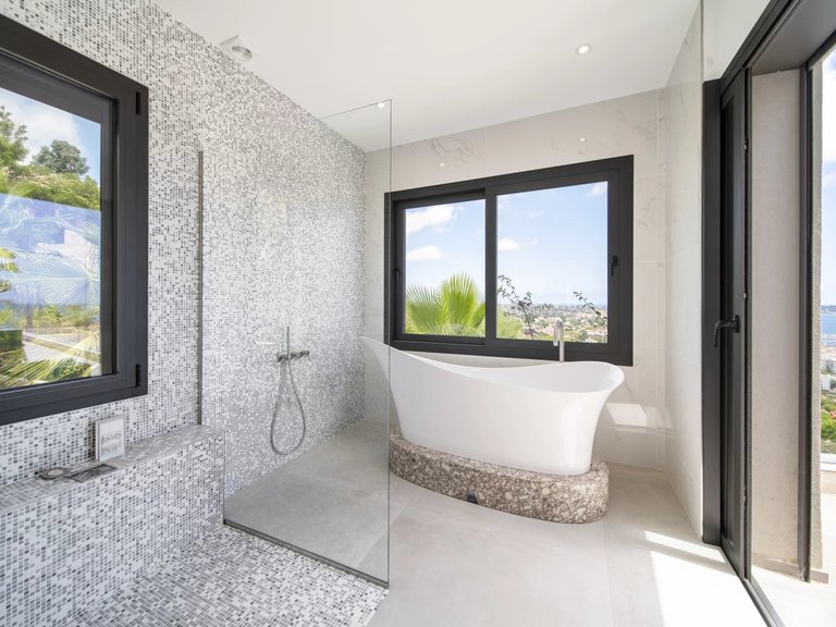 Villa for Sale in Vallauris, Antibes Area 13