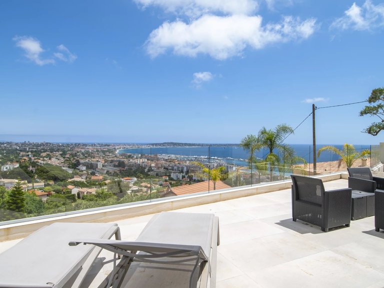 Villa for Sale in Vallauris, Antibes Area 15