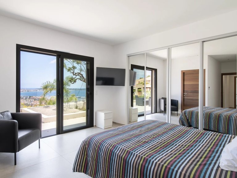 Villa for Sale in Vallauris, Antibes Area 16