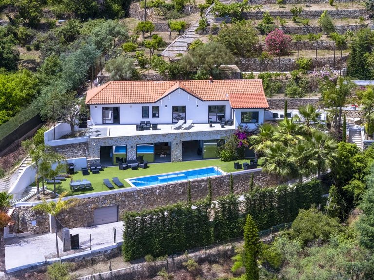 Villa for Sale in Vallauris, Antibes Area 3
