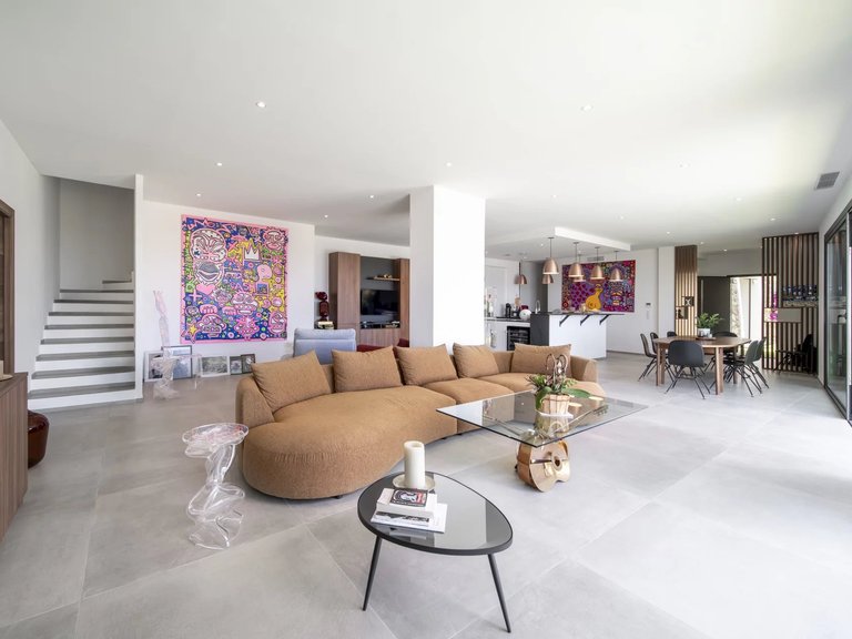 Villa for Sale in Vallauris, Antibes Area 8