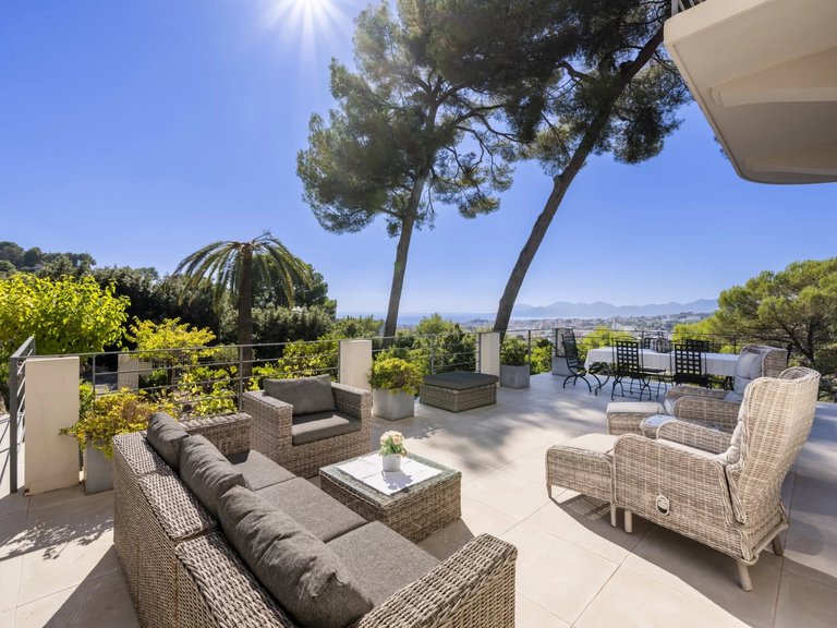 Villa for Sale in Le Cannet, Cannes Area 2