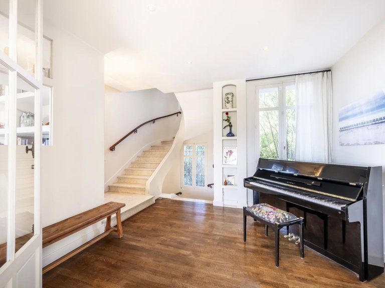 Villa for Sale in Le Cannet, Cannes Area 19