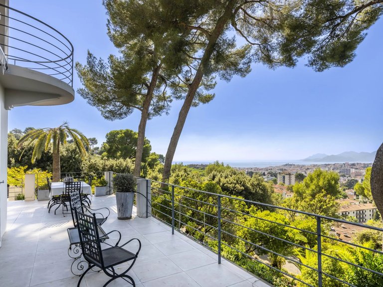 Villa for Sale in Le Cannet, Cannes Area 8