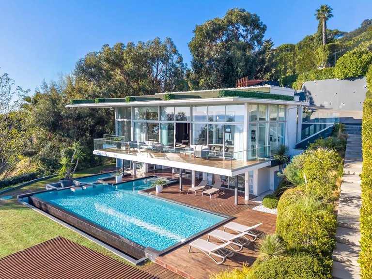 Villa for Sale in Cannes, Cannes Area 2