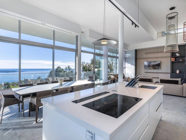 Villa for Sale in Cannes, Cannes Area 12