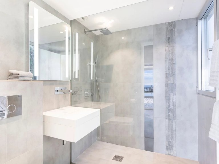 Villa for Sale in Cannes, Cannes Area 18