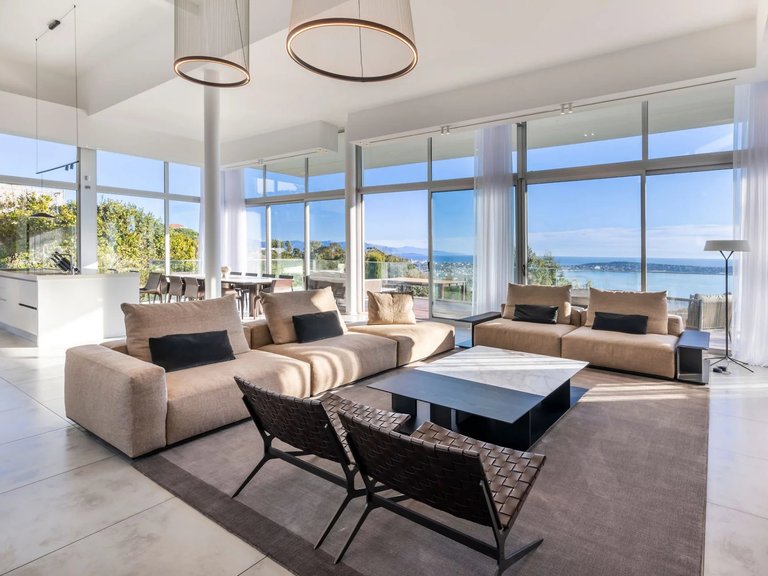 Villa for Sale in Cannes, Cannes Area 7
