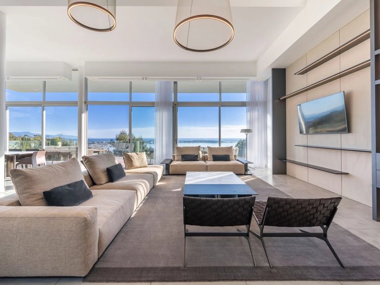 Villa for Sale in Cannes, Cannes Area 8