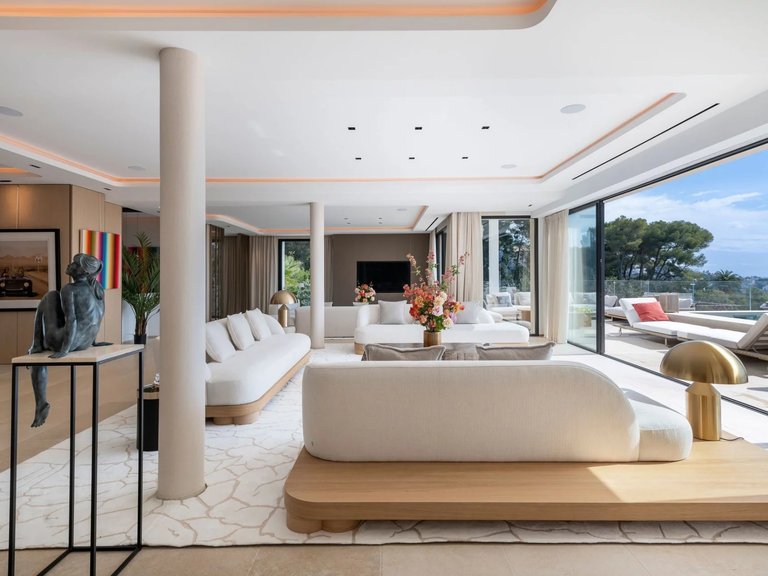 Villa for Sale in Cannes, Cannes Area 10