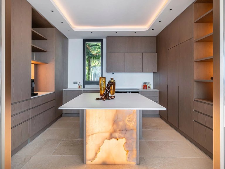Villa for Sale in Cannes, Cannes Area 12