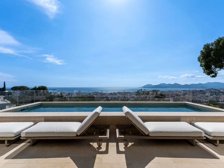Villa for Sale in Cannes, Cannes Area 16