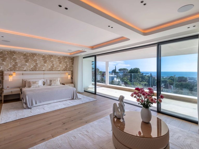 Villa for Sale in Cannes, Cannes Area 19
