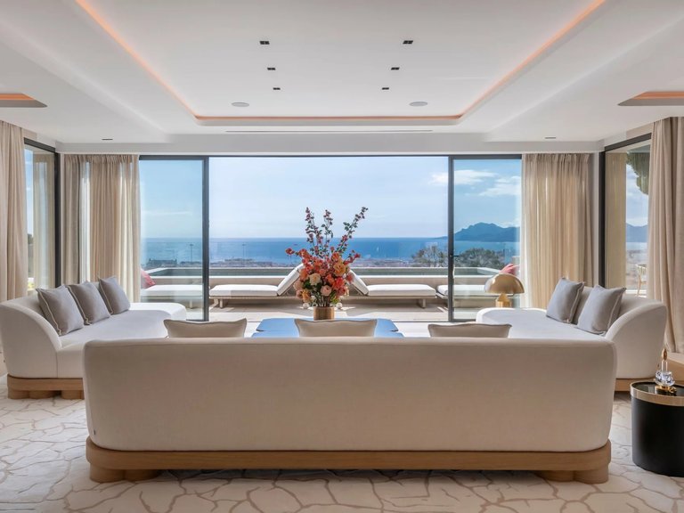 Villa for Sale in Cannes, Cannes Area 3