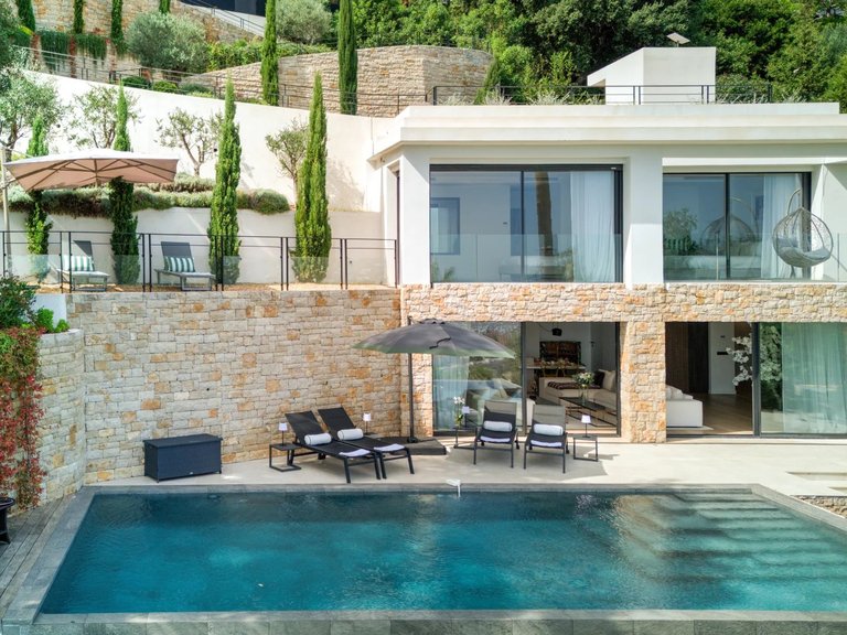 Villa for Sale in Cannes, Cannes Area 1