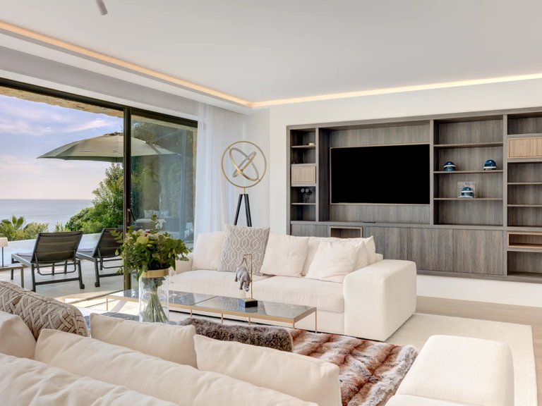 Villa for Sale in Cannes, Cannes Area 2