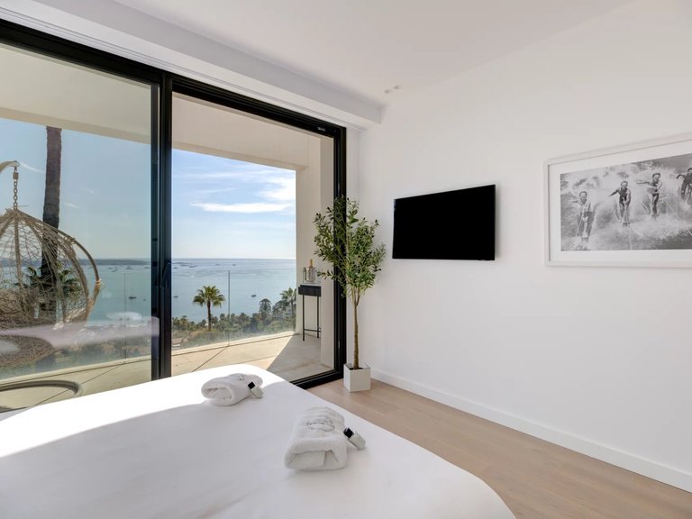 Villa for Sale in Cannes, Cannes Area 12