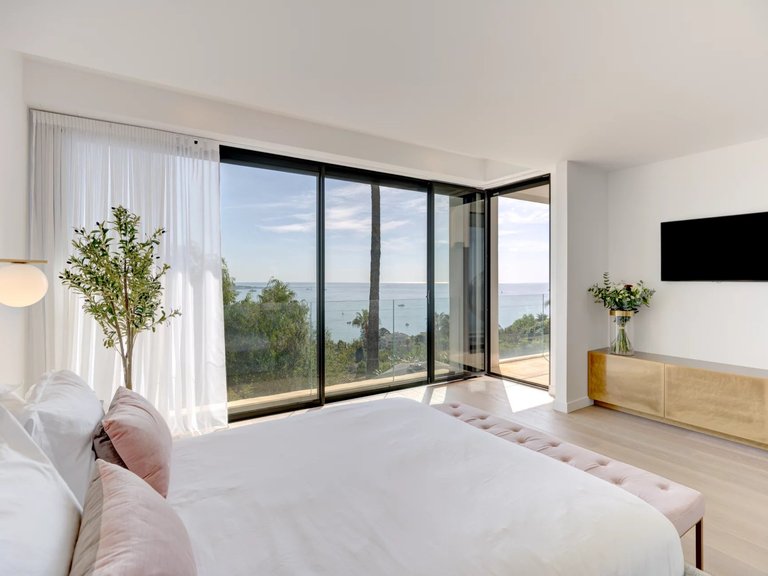 Villa for Sale in Cannes, Cannes Area 13