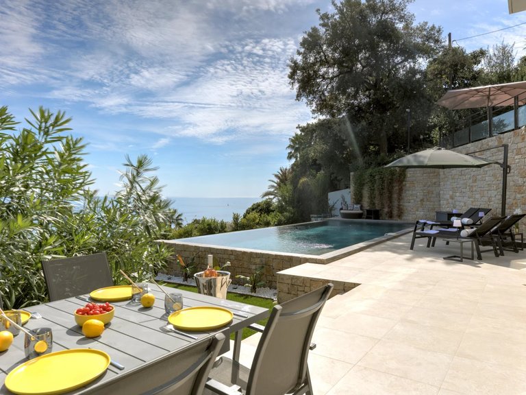 Villa for Sale in Cannes, Cannes Area 15