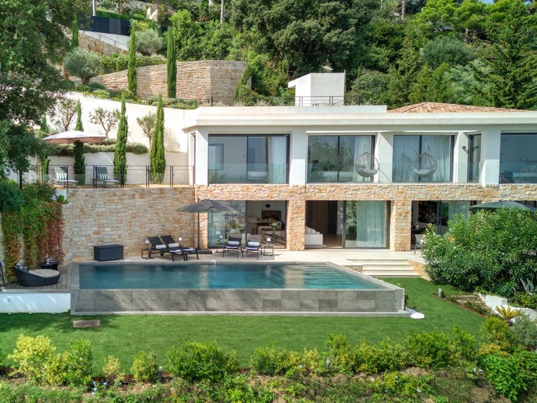 Villa for Sale in Cannes, Cannes Area 20