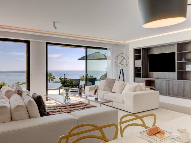 Villa for Sale in Cannes, Cannes Area 4