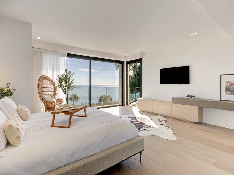 Villa for Sale in Cannes, Cannes Area 8