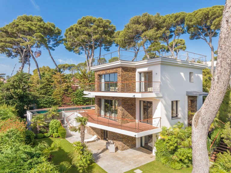 Villa for Sale in Cap D Antibes, Antibes Area 2