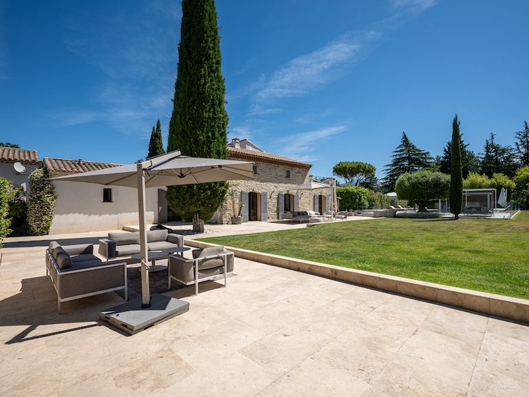 Villa for Sale in Aix En Provence, Aix En Provence Area 15