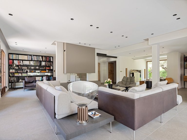 Villa for Sale in Aix En Provence, Aix En Provence Area 20