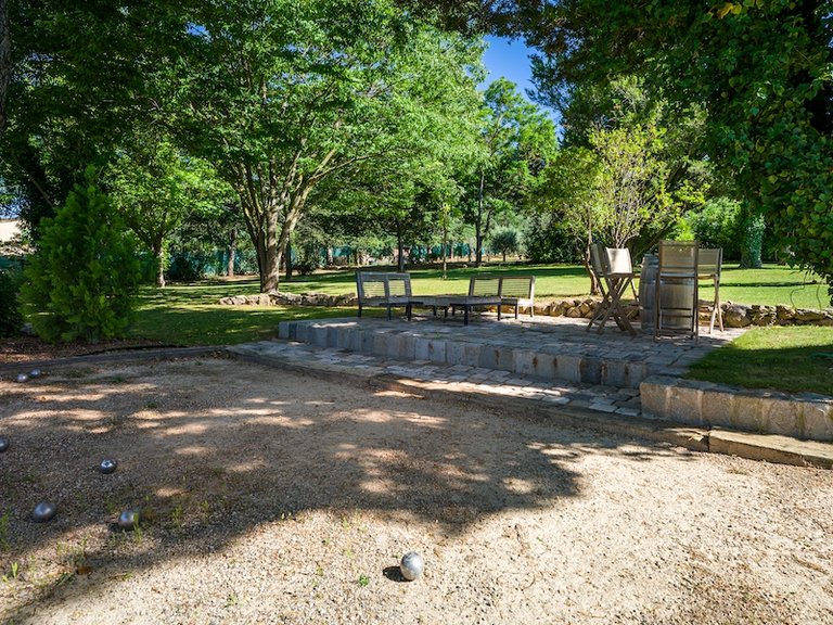 Villa for Sale in Aix En Provence, Aix En Provence Area 12