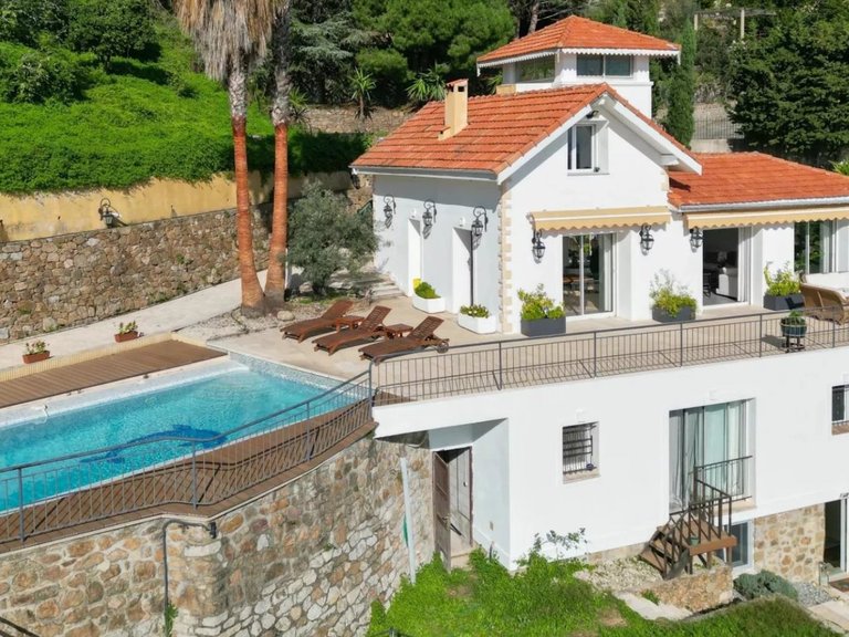 Villa for Sale in Cannes, Cannes Area 1