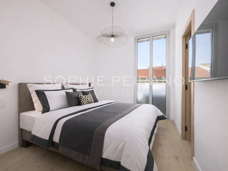 Apartment for Sale in Cannes, Cannes Area 16