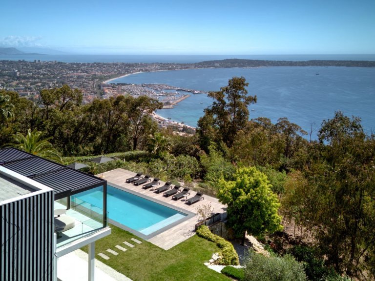 Villa for Sale in Cannes, Cannes Area 1