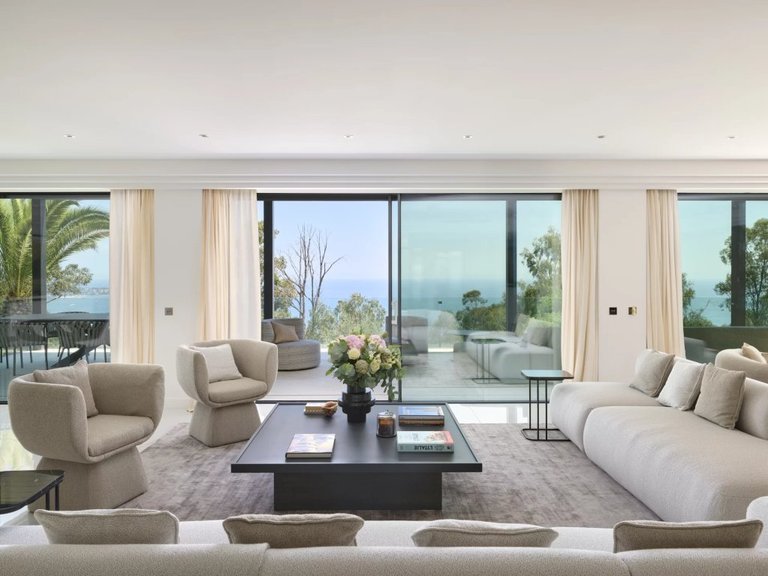 Villa for Sale in Cannes, Cannes Area 6