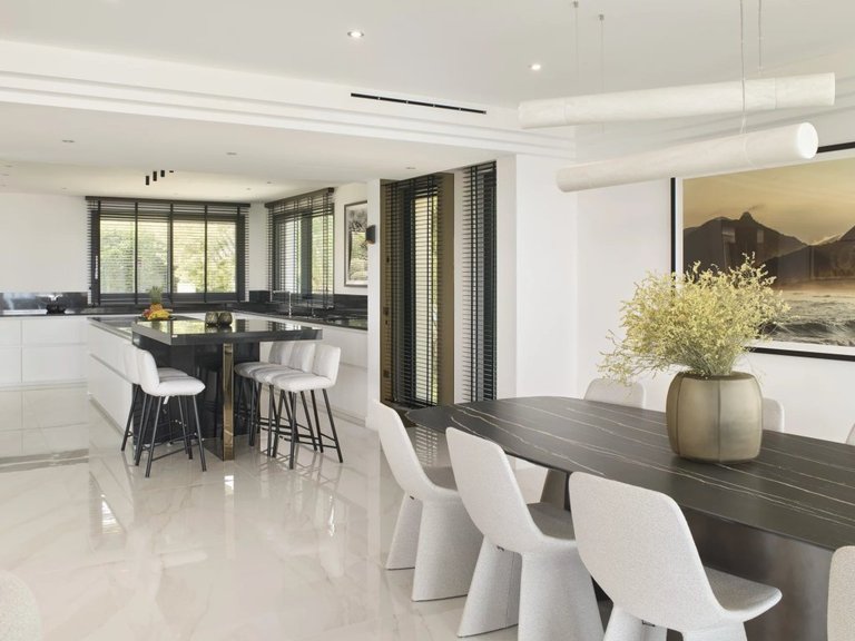 Villa for Sale in Cannes, Cannes Area 12