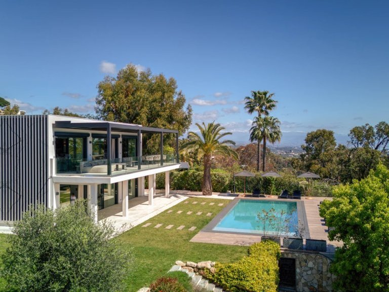 Villa for Sale in Cannes, Cannes Area 3