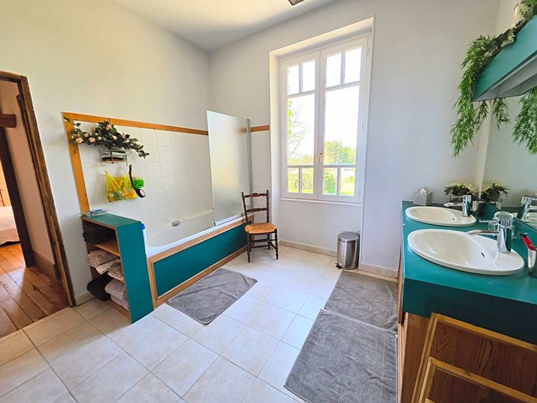 Villa for Sale in Montelimar, Avignon And North Provence 19