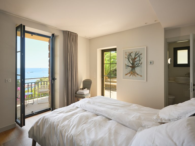 Villa for Sale in Theoule Sur Mer, Cannes Area 14