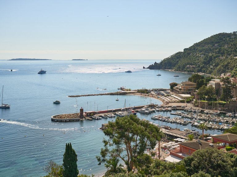 Villa for Sale in Theoule Sur Mer, Cannes Area 12