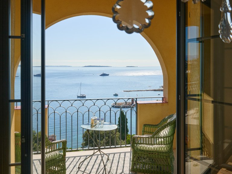 Villa for Sale in Theoule Sur Mer, Cannes Area 3