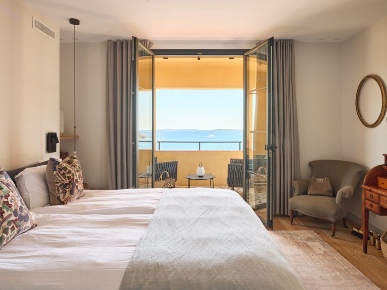 Villa for Sale in Theoule Sur Mer, Cannes Area 13