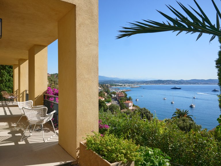 Villa for Sale in Theoule Sur Mer, Cannes Area 17