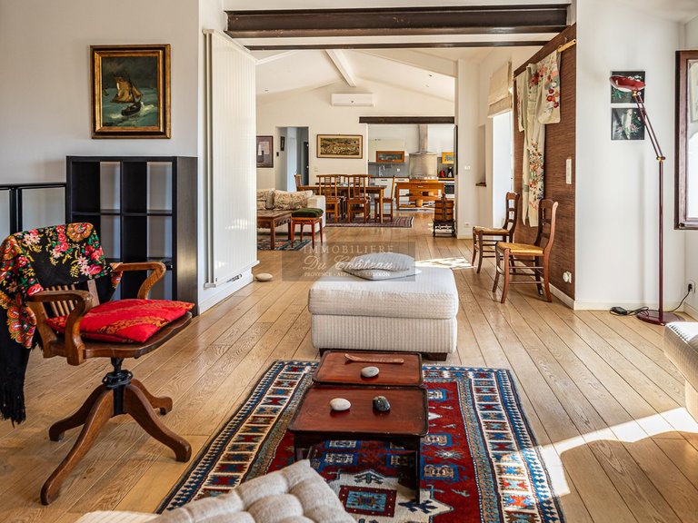 Villa for Sale in Gordes, The Luberon / Vaucluse 11