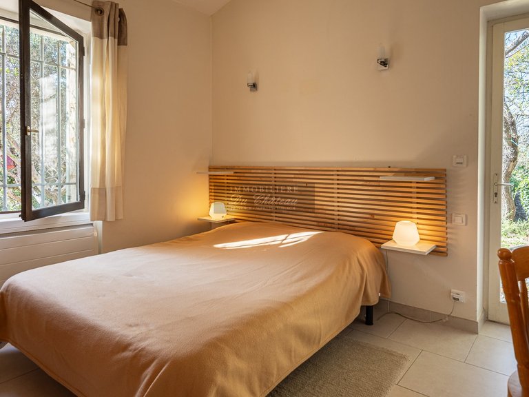 Villa for Sale in Gordes, The Luberon / Vaucluse 16