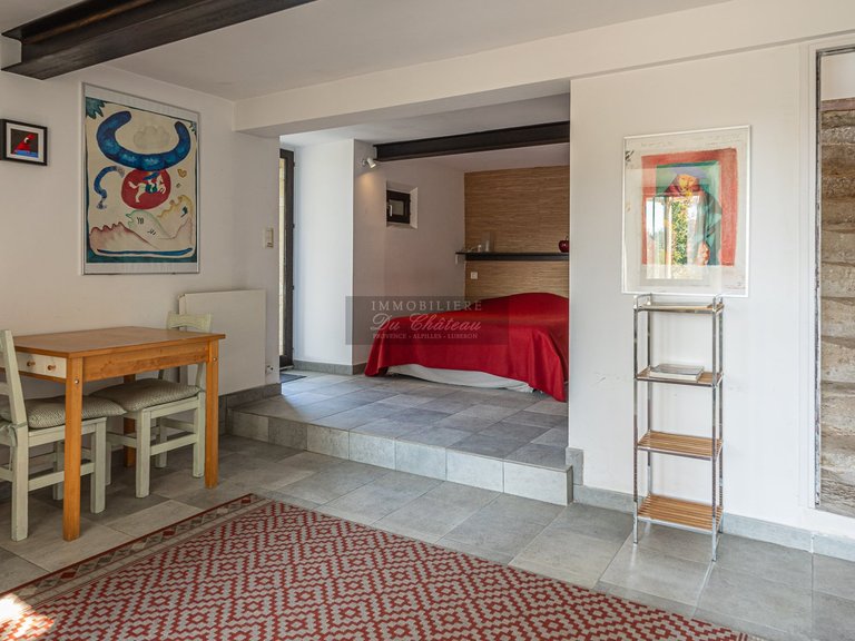 Villa for Sale in Gordes, The Luberon / Vaucluse 9