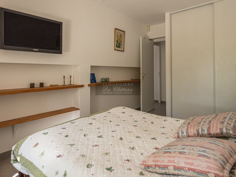 Villa for Sale in Gordes, The Luberon / Vaucluse 10