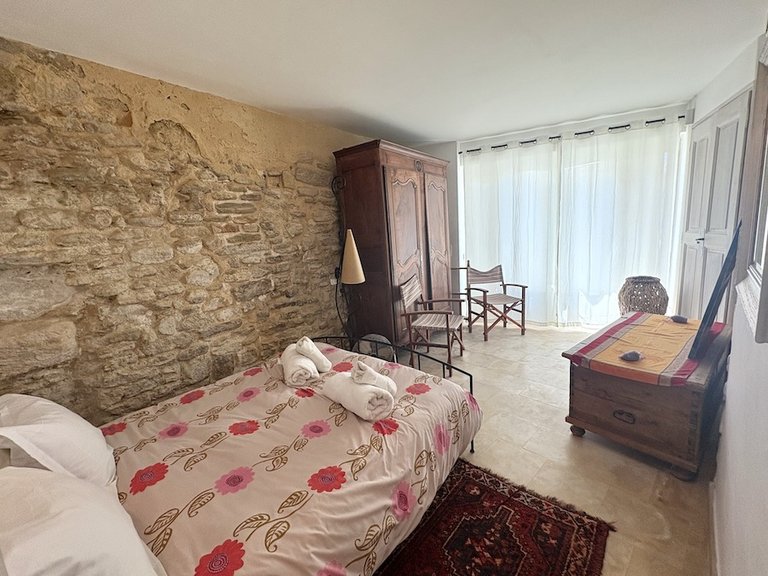 Villa for Sale in Gordes, The Luberon / Vaucluse 12